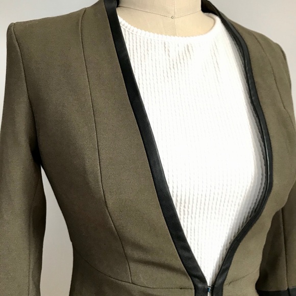 Blazer - Picture 2 of 6